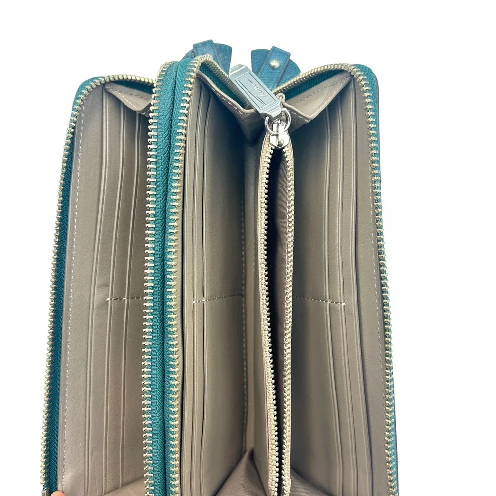 Tumi Zip Around Continental Travel Wallet Womens Leather Teal Lizard Embossed